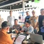 Program Melasau Permudah Warga Selat Nasik, Belitung Bayar Pajak