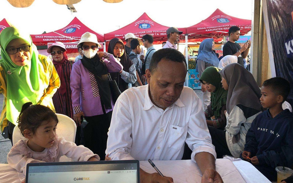 Warga Wakatobi Antusias Manfaatkan Layanan Pojok Pajak