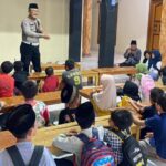 Polisi Ngaji Bareng Santri, Cara Satlantas Pati Tanamkan Akhlak dan Tertib Lalu Lintas