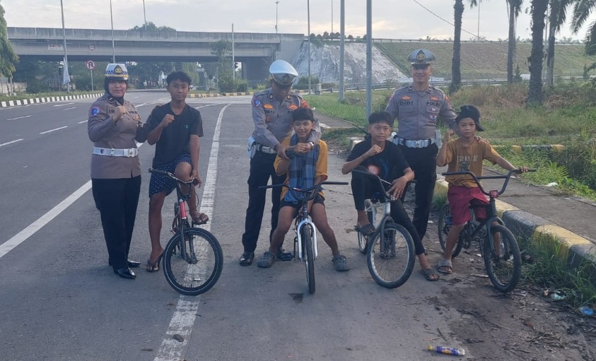 Satlantas Polres Langkat Gelar Asmara Subuh Selama Ramadan 1447 H, Edukasi Pengendara Cegah Laka Lantas
