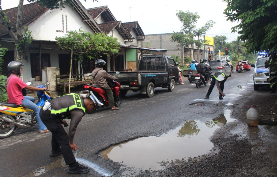 Satlantas Polres Trenggalek Lakukan Pemetaan Jalan Rusak, Hindari Bahaya Pengguna Jalan