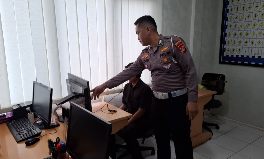Polantas Menyapa di Pandeglang, Pemohon SIM Diberi Pendampingan Langsung