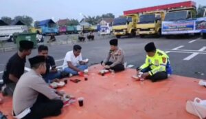 Satlantas Polres Pamekasan Gelar Sosialisasi Tertib Lalu Lintas ke Para Sopir Truk