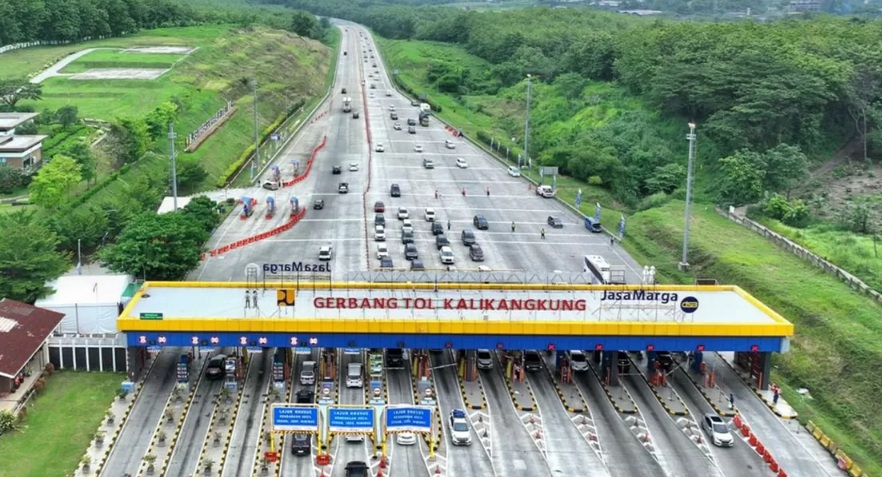 Volume Kendaraan di Tol Batang Melonjak, 2.183 Kendaraan Per Jam Lintasi GT Kalikangkung